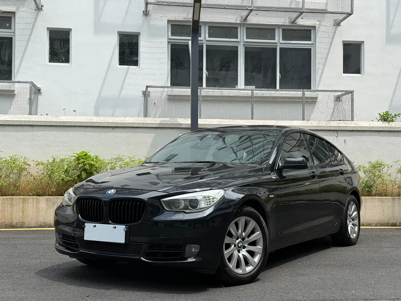 BMW 5 Series GT 2010 535i Luxury Model