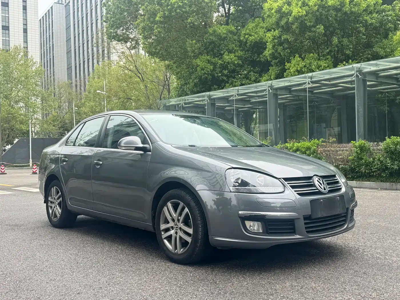 Volkswagen Sagitar 2011 1.6L Automatic Fashion фото 8