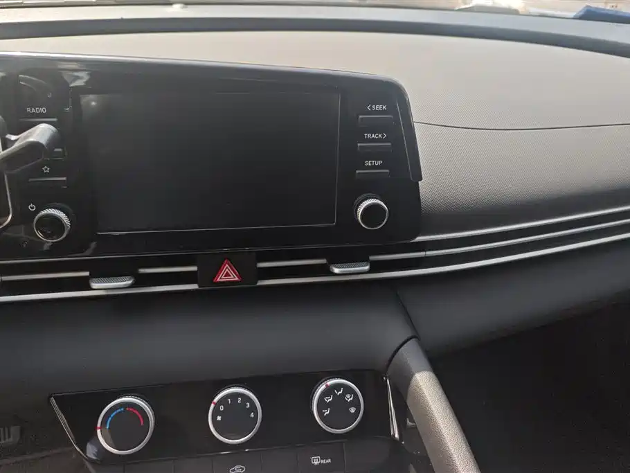 MODERN ELANTRA