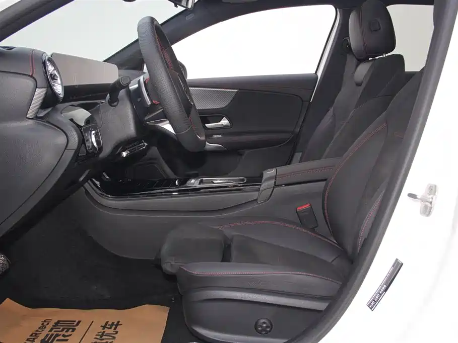 Mercedes-Benz A-Class 2024 A 200 L Fashion Edition фото 20