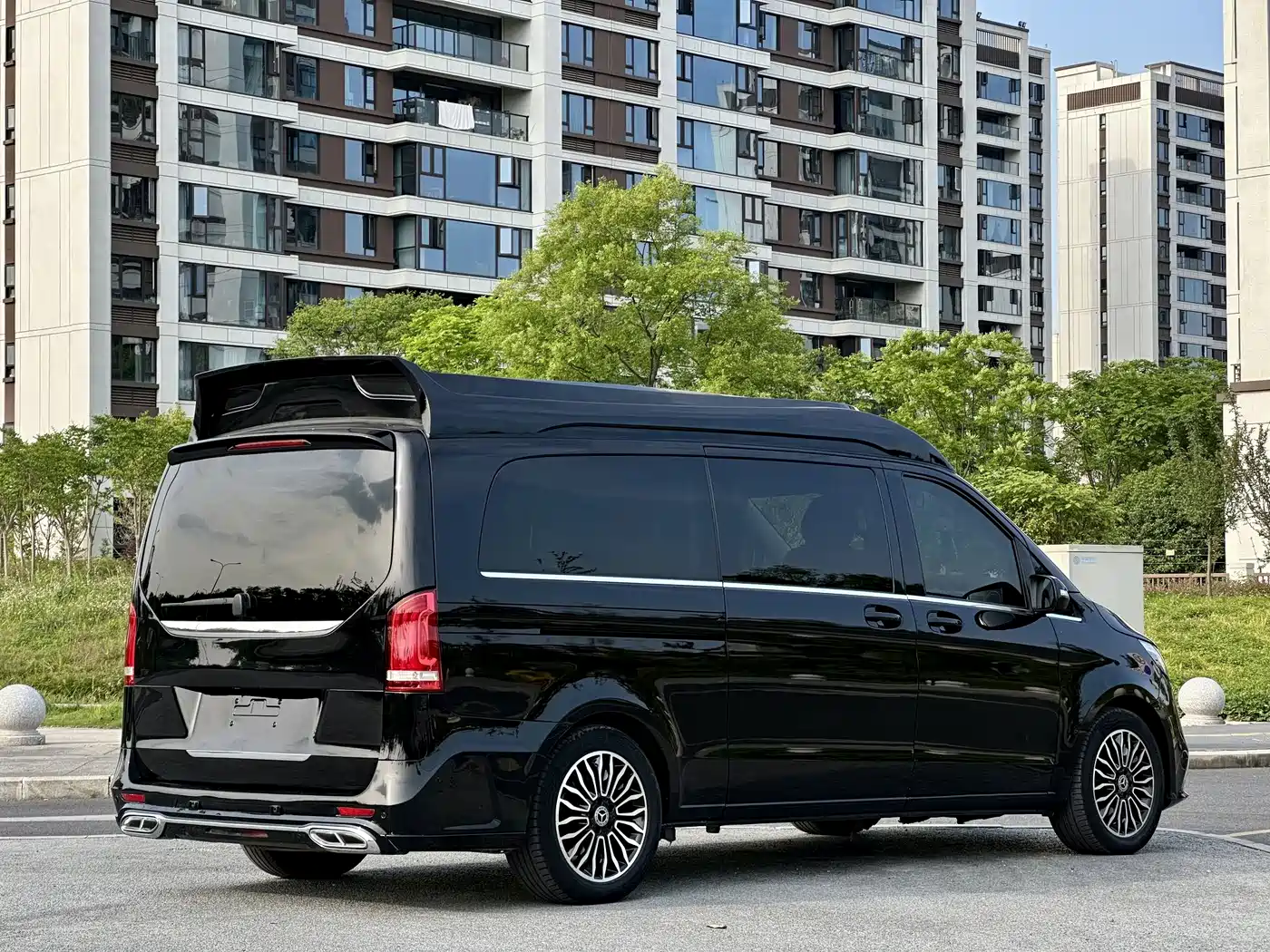 Mercedes-Benz V-Class 2018 V 260 L Premium Long Wheelbase Edition China VI фото 4