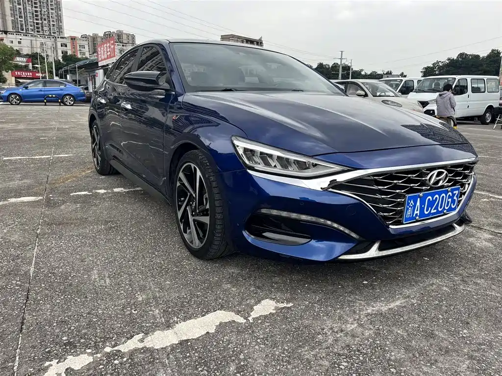 Hyundai Fista 2019 280TGDi Smart Edition China VI фото 3