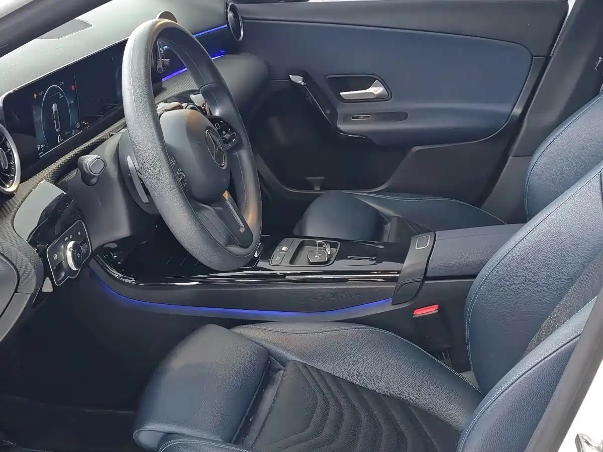Mercedes-Benz A-Class 2020 Facelift A 180 L Sport Sedan фото 8