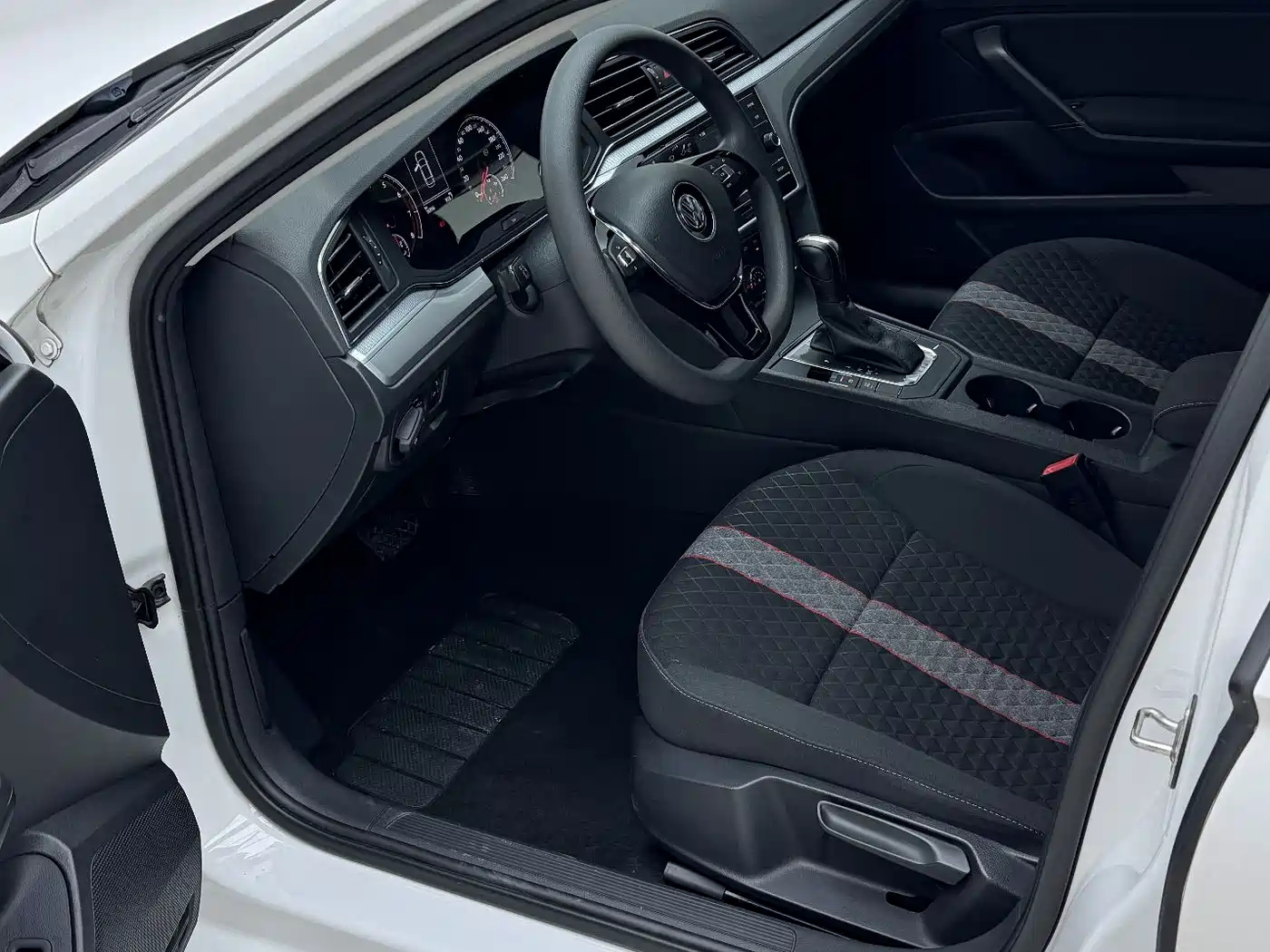 Volkswagen Lamando 2021 230TSI DSG Fashion Edition фото 8