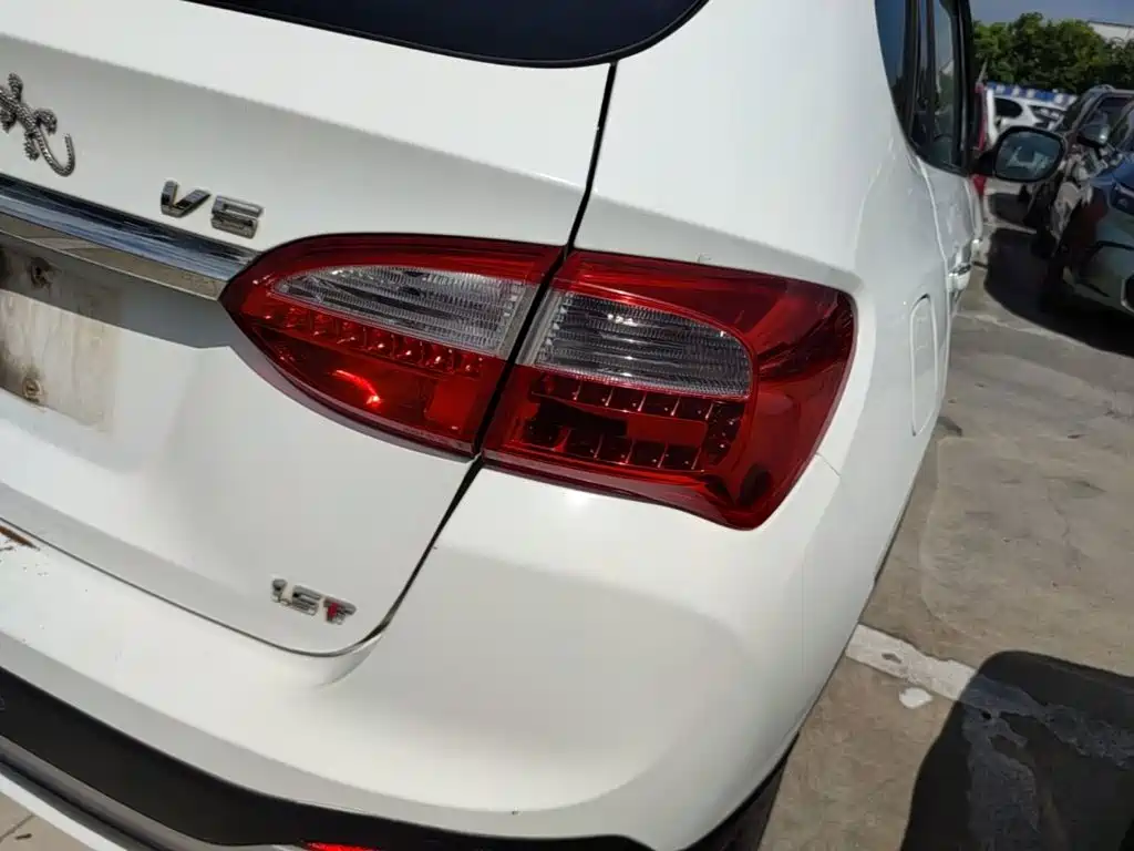 Zhonghua V5 2016 2016 1.5T Automatic 2WD Smart