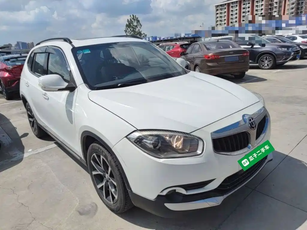 Zhonghua V5 2016 2016 1.5T Automatic 2WD Smart