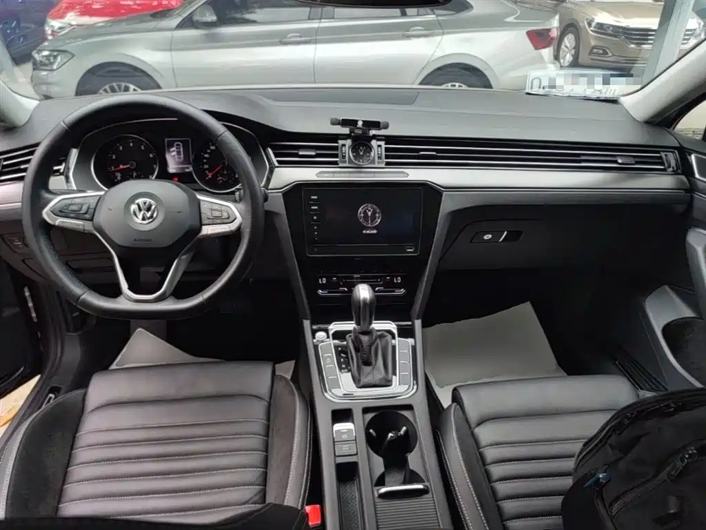 Volkswagen Magotan 2020 330TSI DSG Leading фото 10