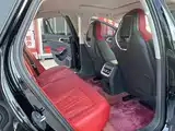 Фото 12 - Hongqi H6