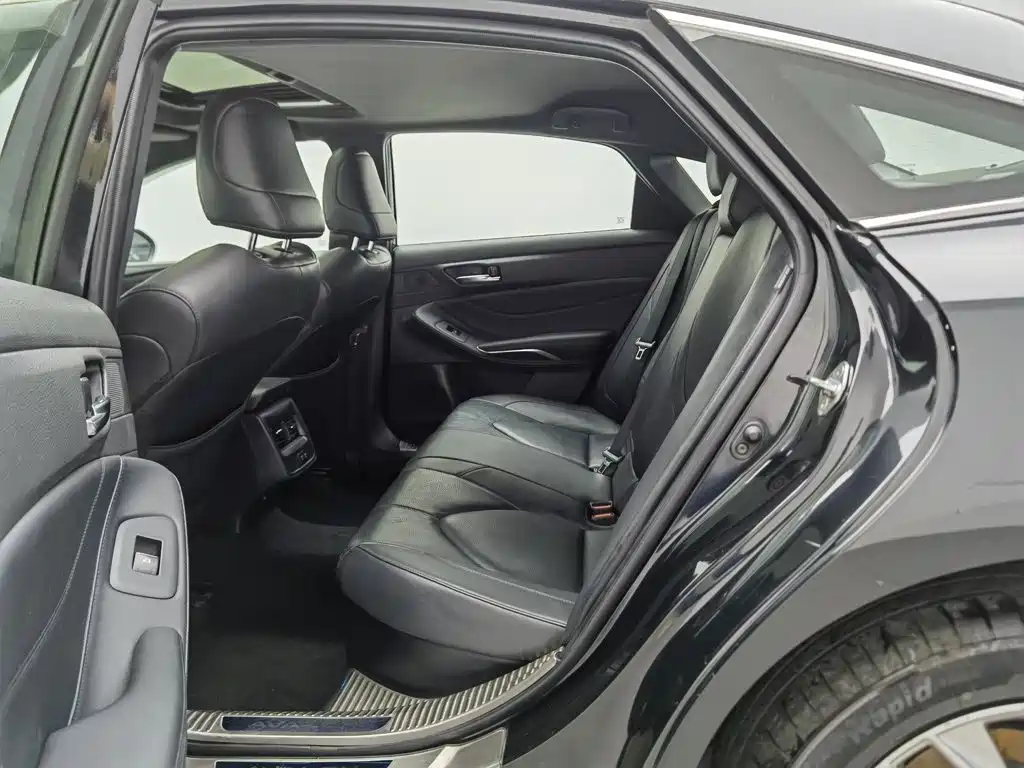 Toyota Avalon 2020 2019 Hybrid 2.5L Luxury Edition China VI
