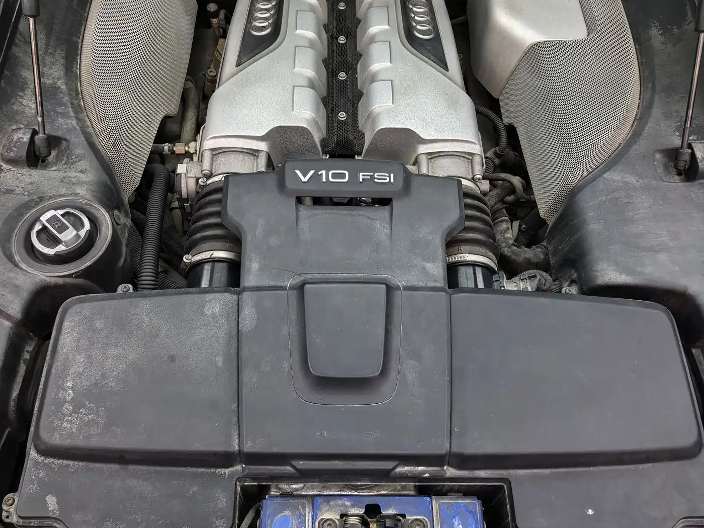Audi R8 2014 5.2 FSI quattro фото 32