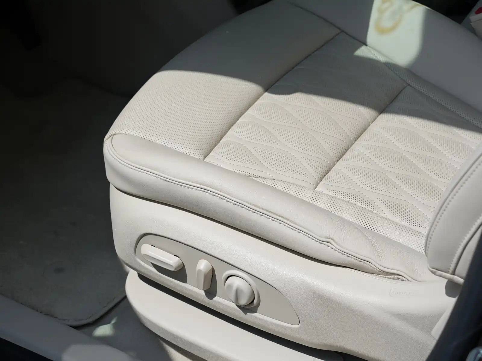 Фото 13 - Buick Enclave