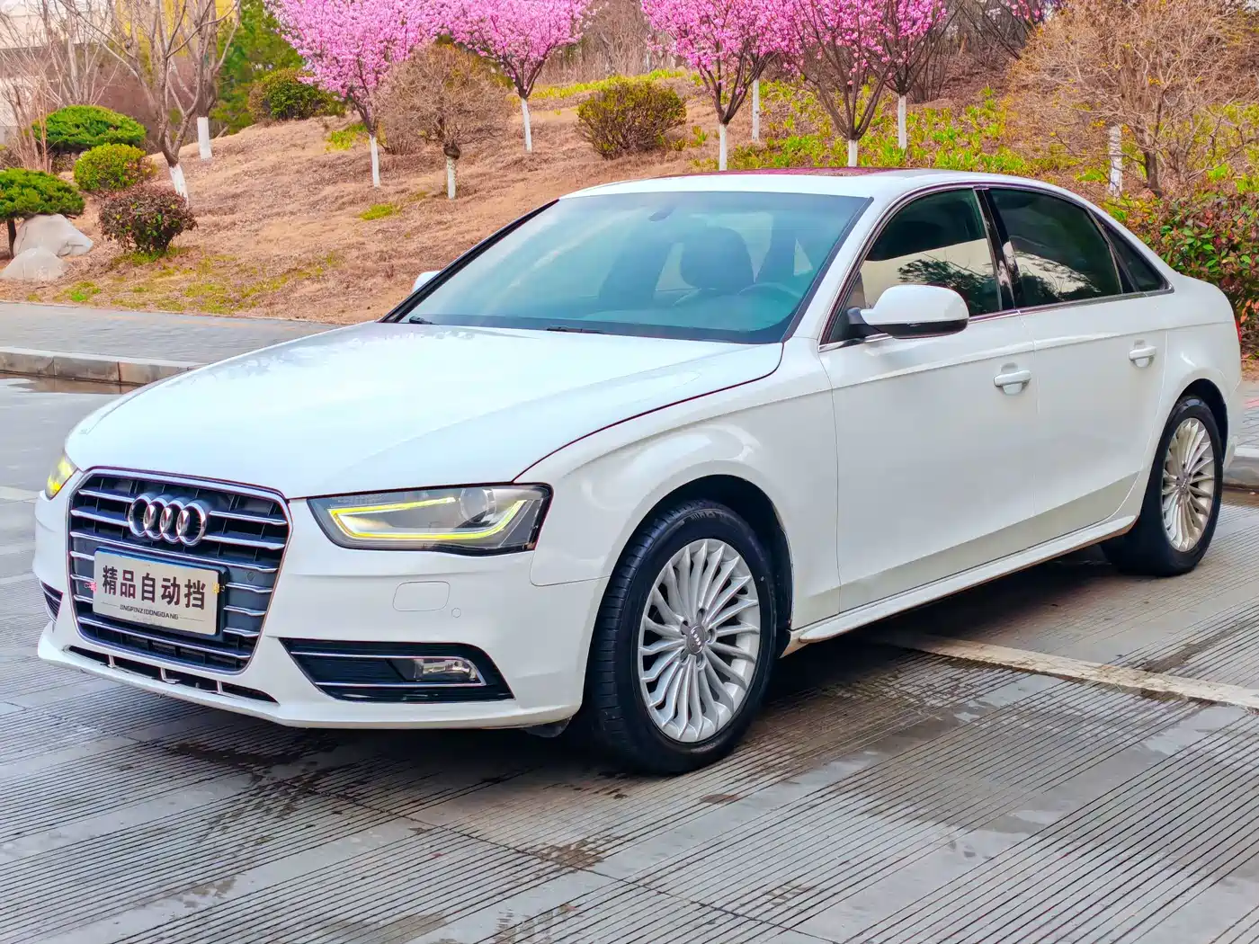 Audi A4L 2015 35 TFSI Auto Comfort