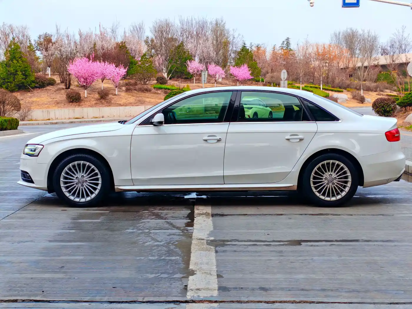 Audi A4L 2015 35 TFSI Auto Comfort фото 8