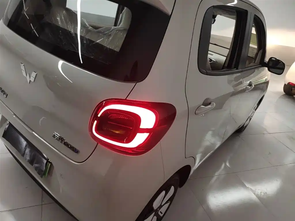 WULING AUTOMOBILE HONGGUANG MINIEV