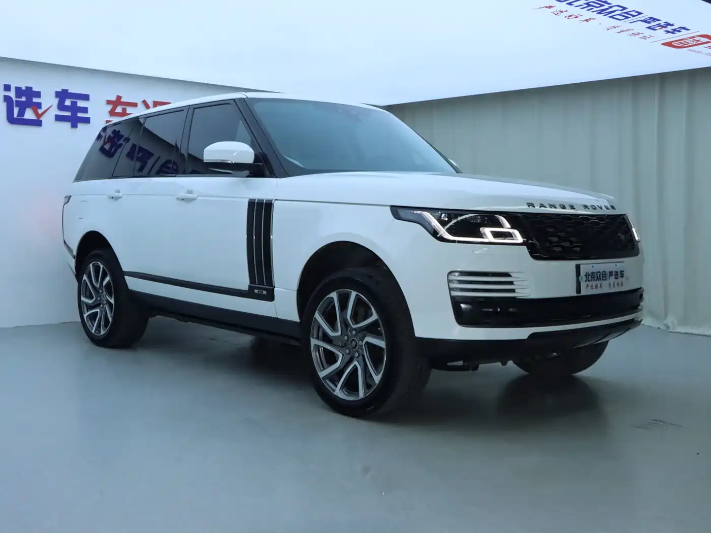 Land Rover Range Rover 2018 3.0 SC V6 Golden Age Edition фото 2