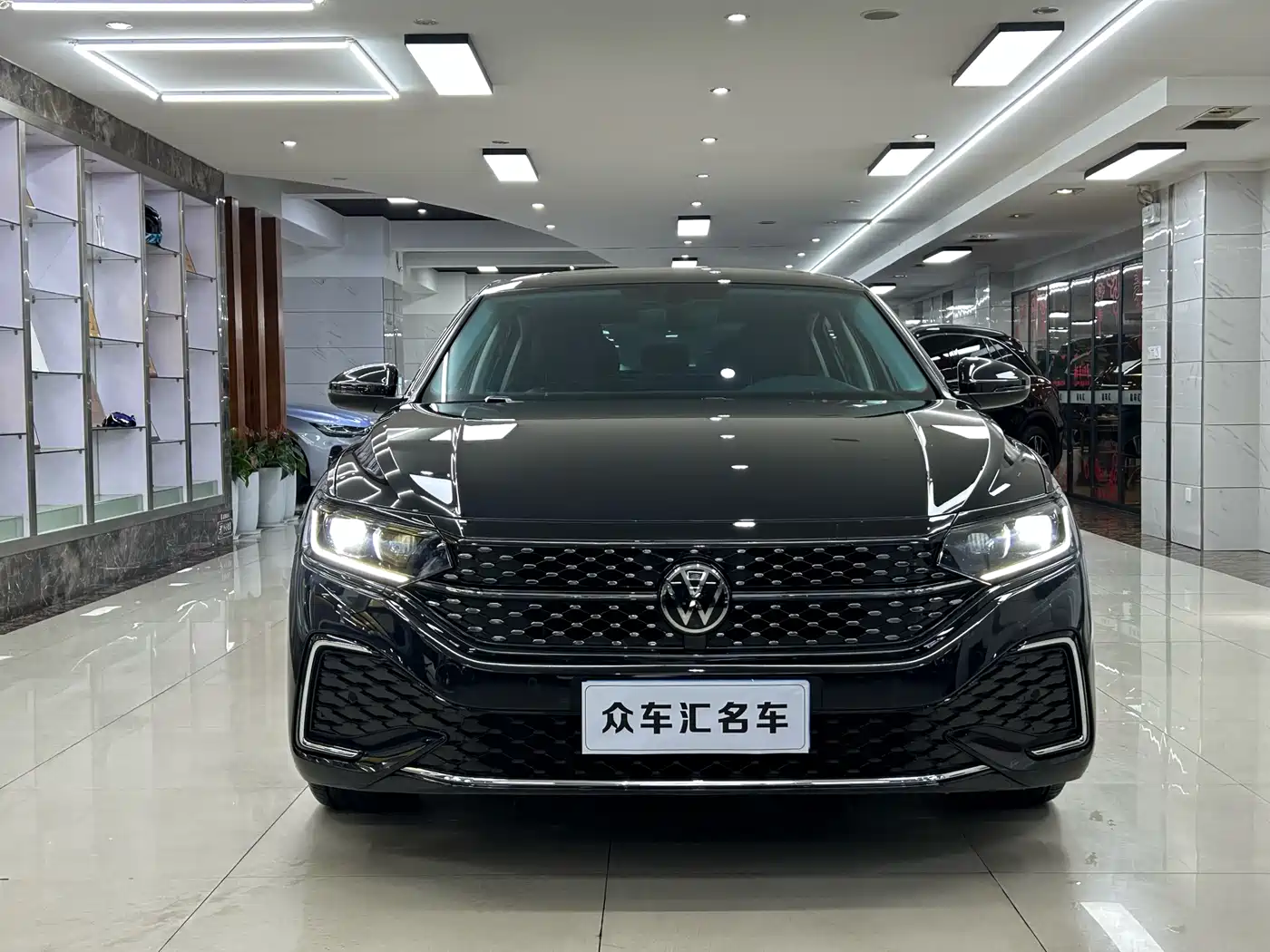 Volkswagen Passat 2024 330TSI Starlight Elite Edition фото 2