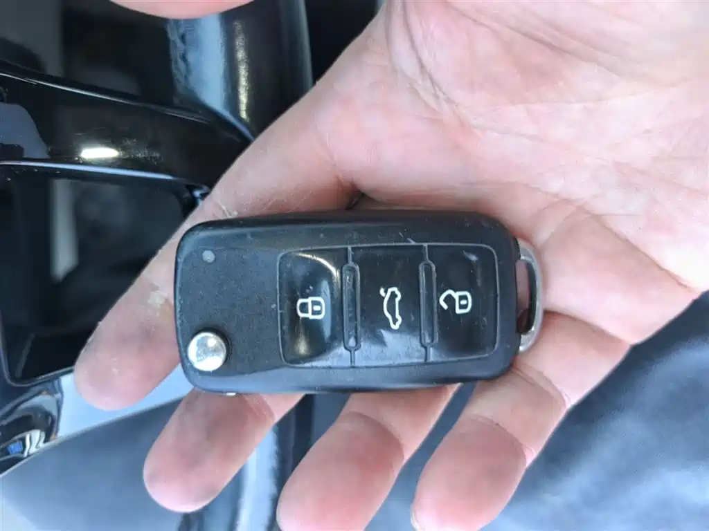Volkswagen Sagitar 2015 1.6L Automatic Comfort фото 17