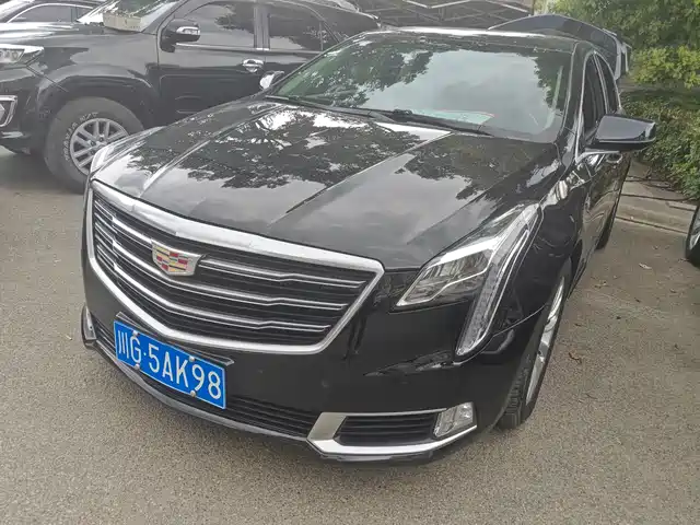 CADILLAC XTS