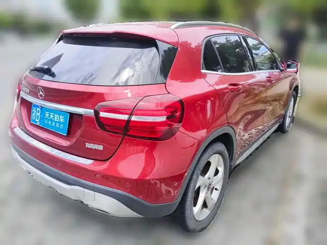 Mercedes-Benz GLA 2018 GLA 200 Dynamic — фото 2