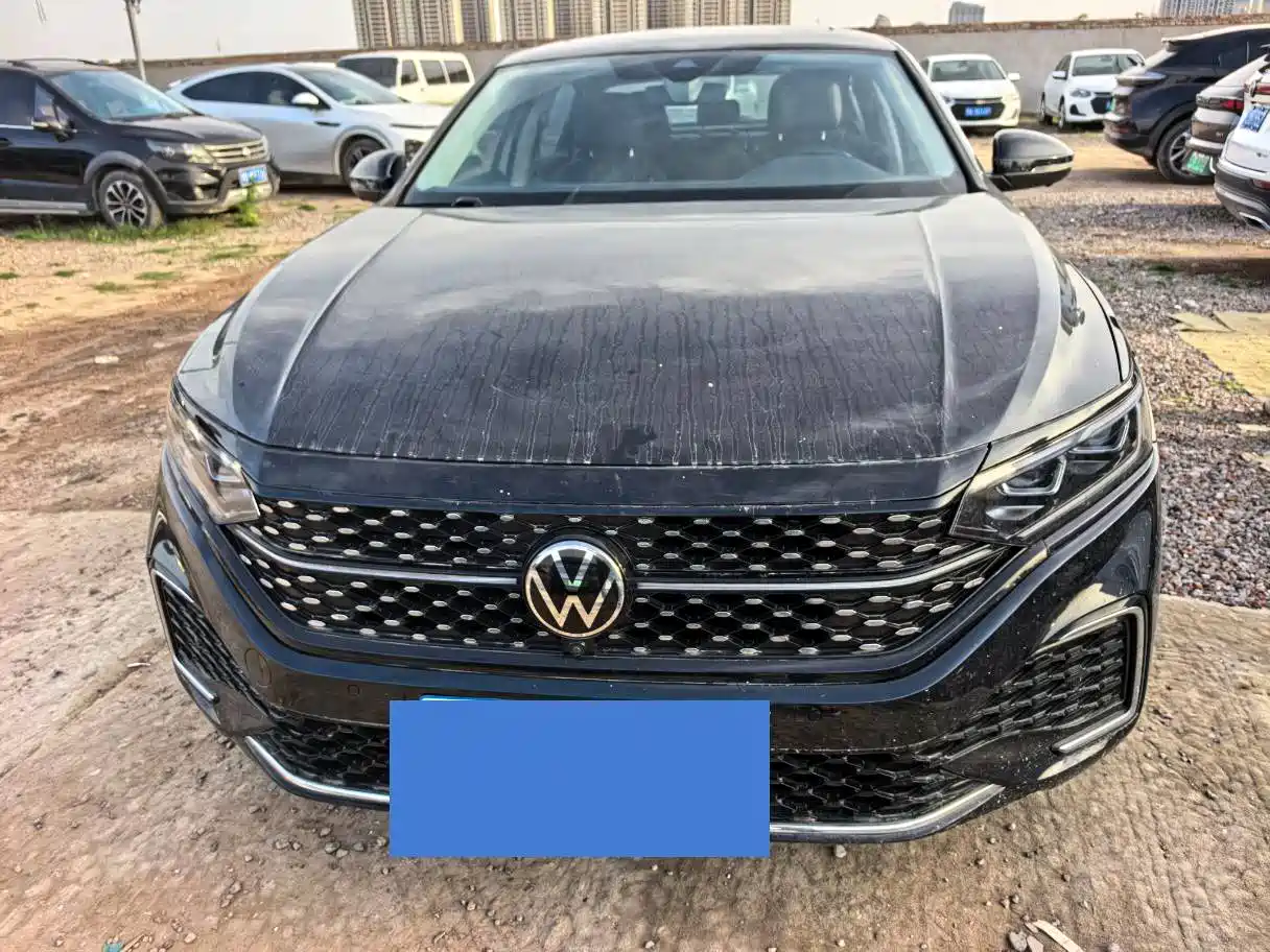 Volkswagen Passat 2023 Facelift 330TSI Starlight Luxury Edition фото 2