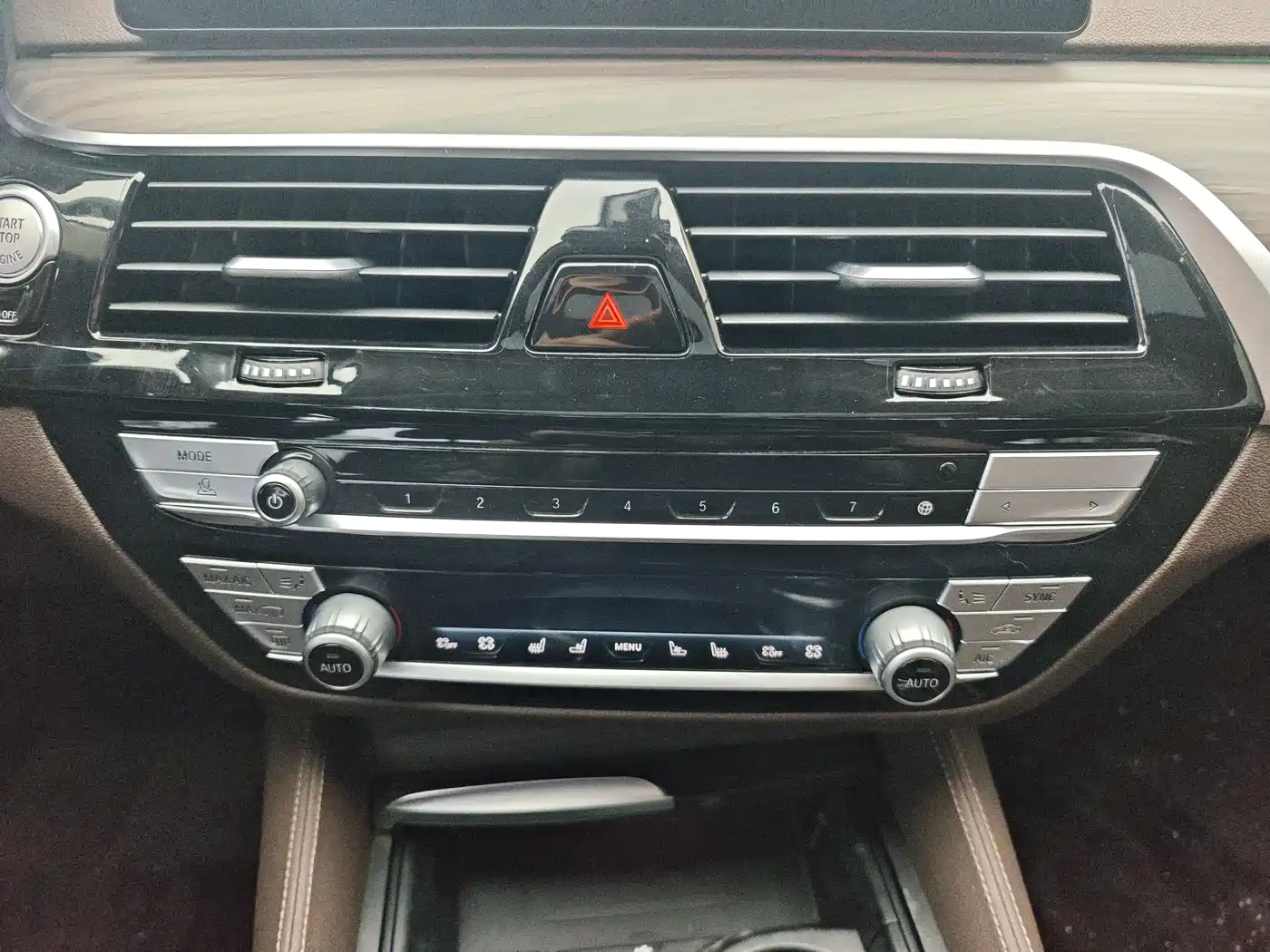 BMW 5 Series 2020 530Li Premium Luxury Package фото 14