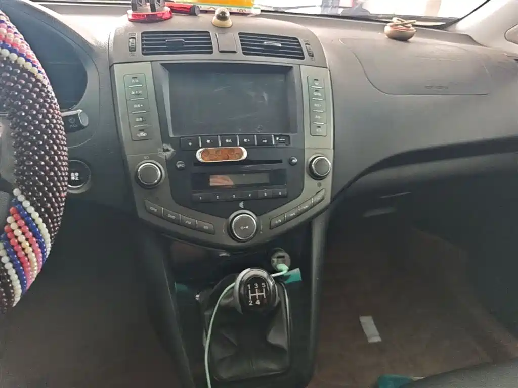 BYD S6 2014 Model 2.0L Manual Elite 5-Seater фото 13