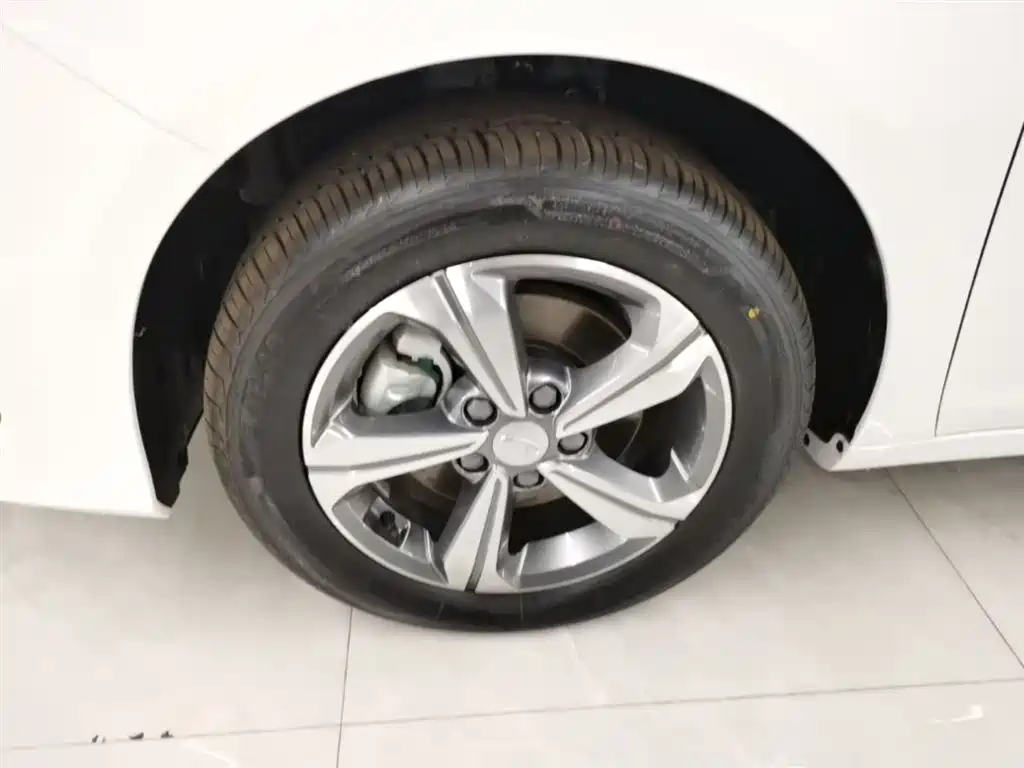 Geely Emgrand L HiP 2024 2024 Model Champion Edition 1.5TD-DHT Pro 100KM Surpassing Type