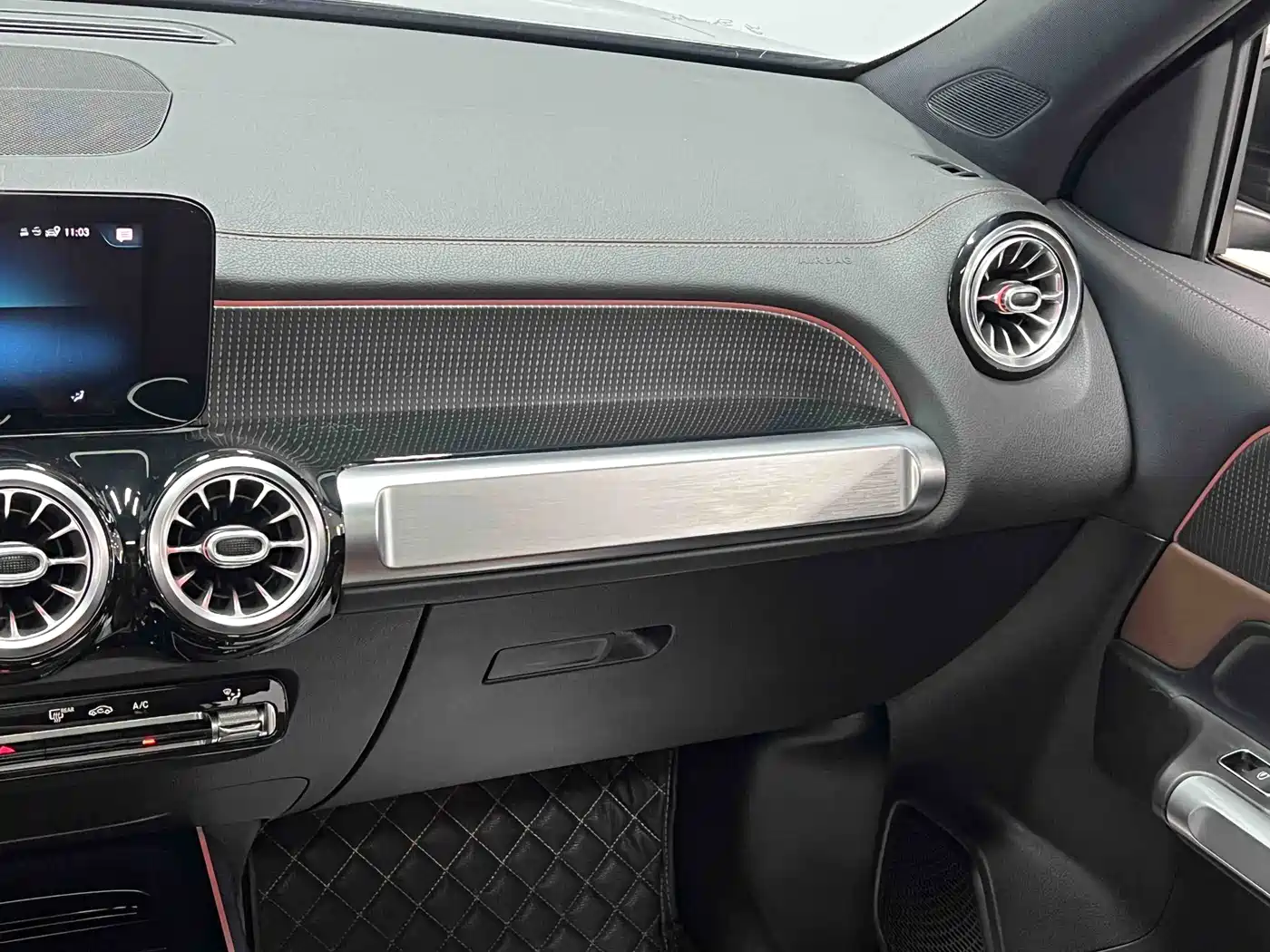 Mercedes-Benz GLB 2021 GLB 200 Dynamic фото 22
