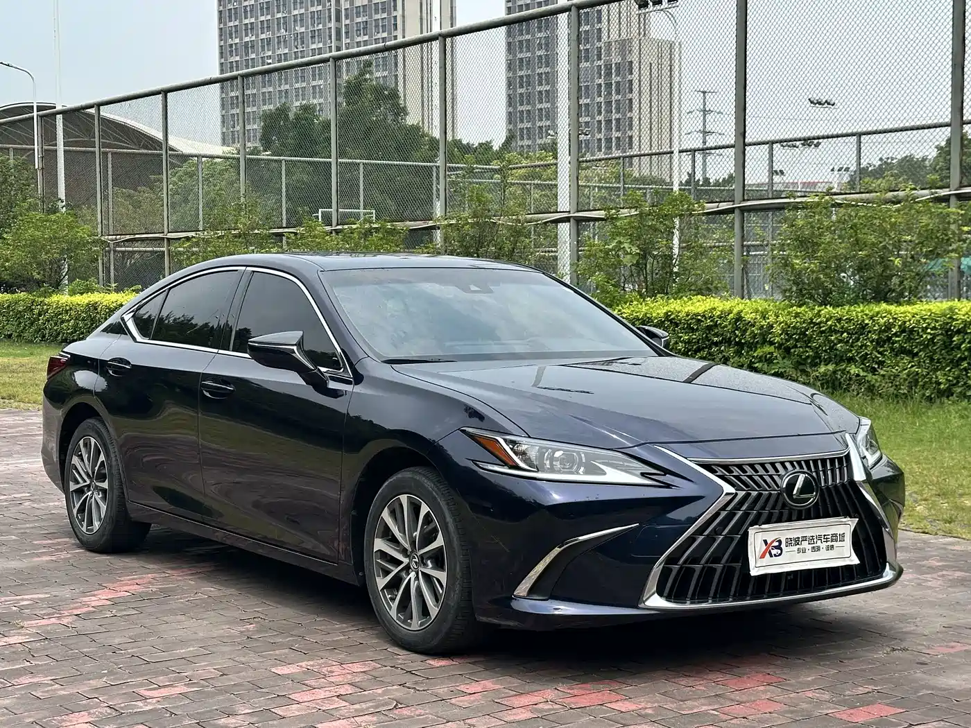 Фото 6 - Lexus ES