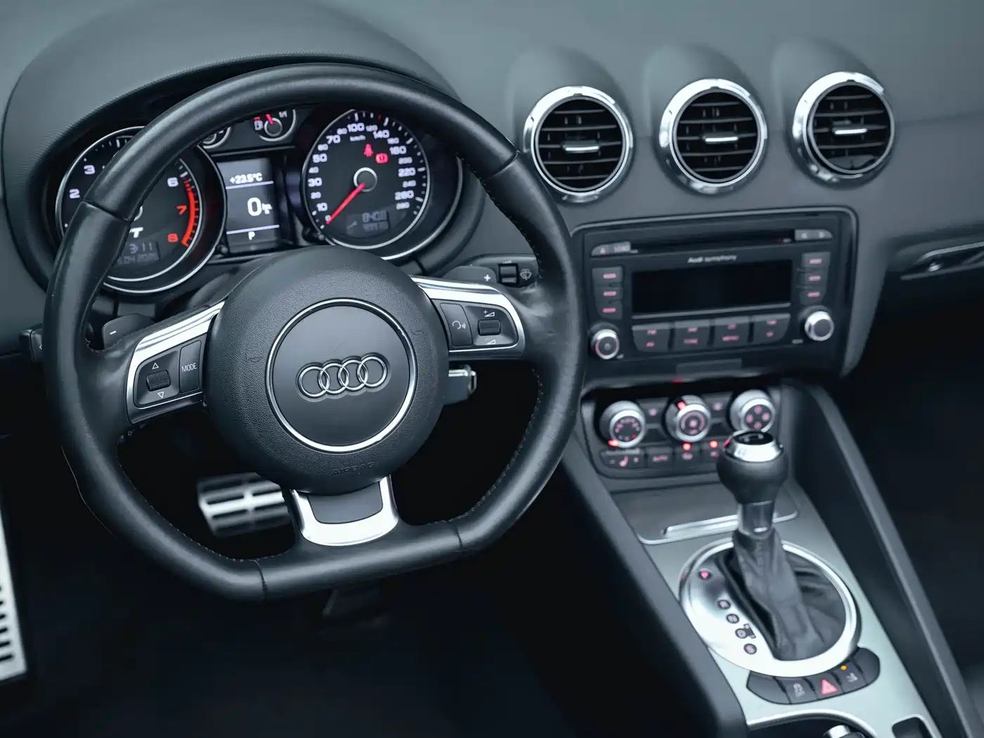 Audi TT 2013 TT Roadster 45 TFSI фото 20