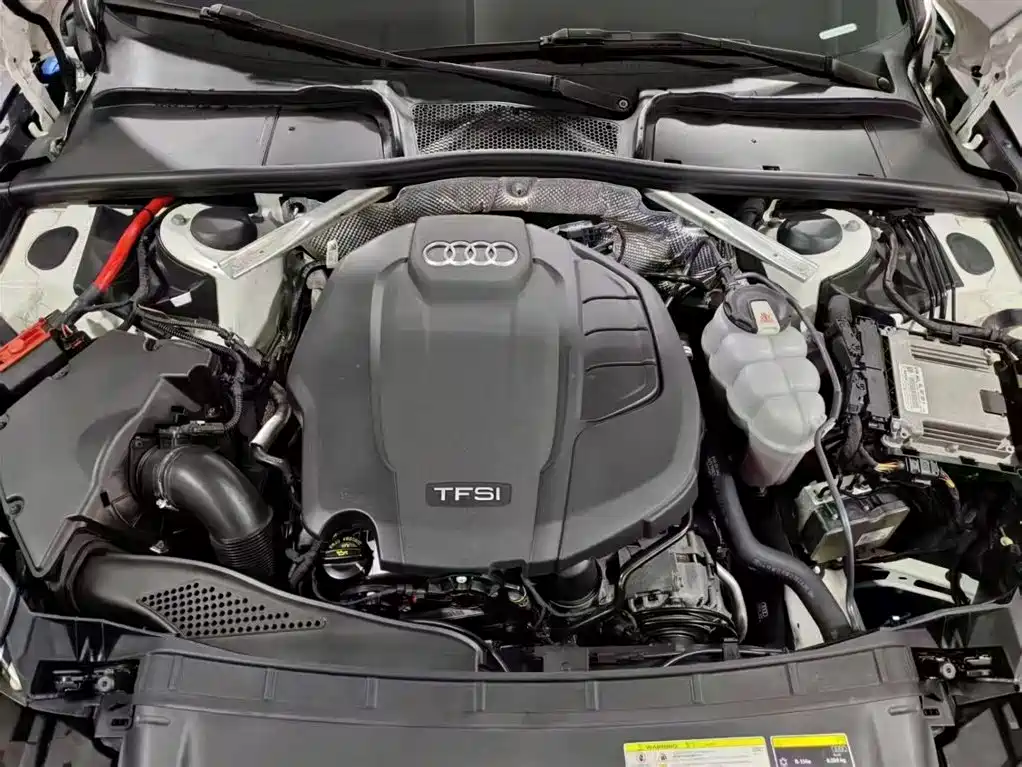 Фото 14 - Audi A4L