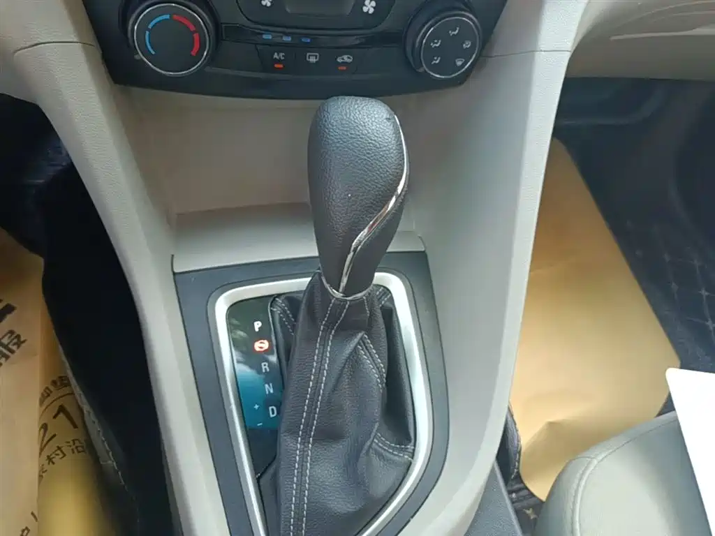 Buick Excelle 2015 15N Automatic Elite фото 14