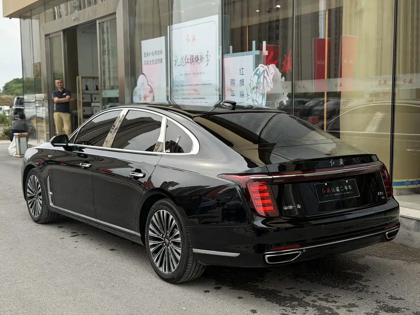Hongqi H9 2024 2.0T Qi Enjoy Luxury Business Edition фото 18