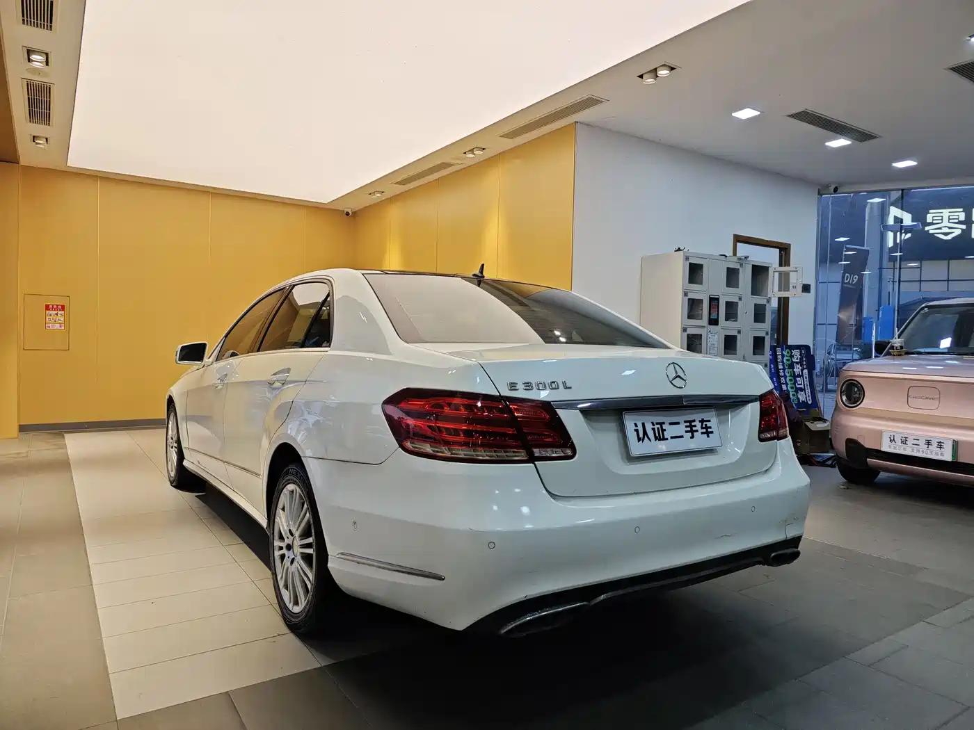 Mercedes-Benz E-Class (Import) 2009 Model E 300 Elegance Version фото 27