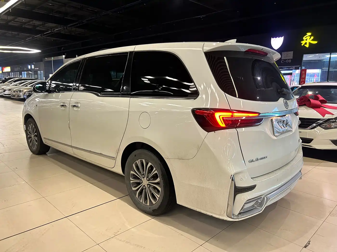 Buick GL8 2021 Land Business Class 652T Luxury фото 10