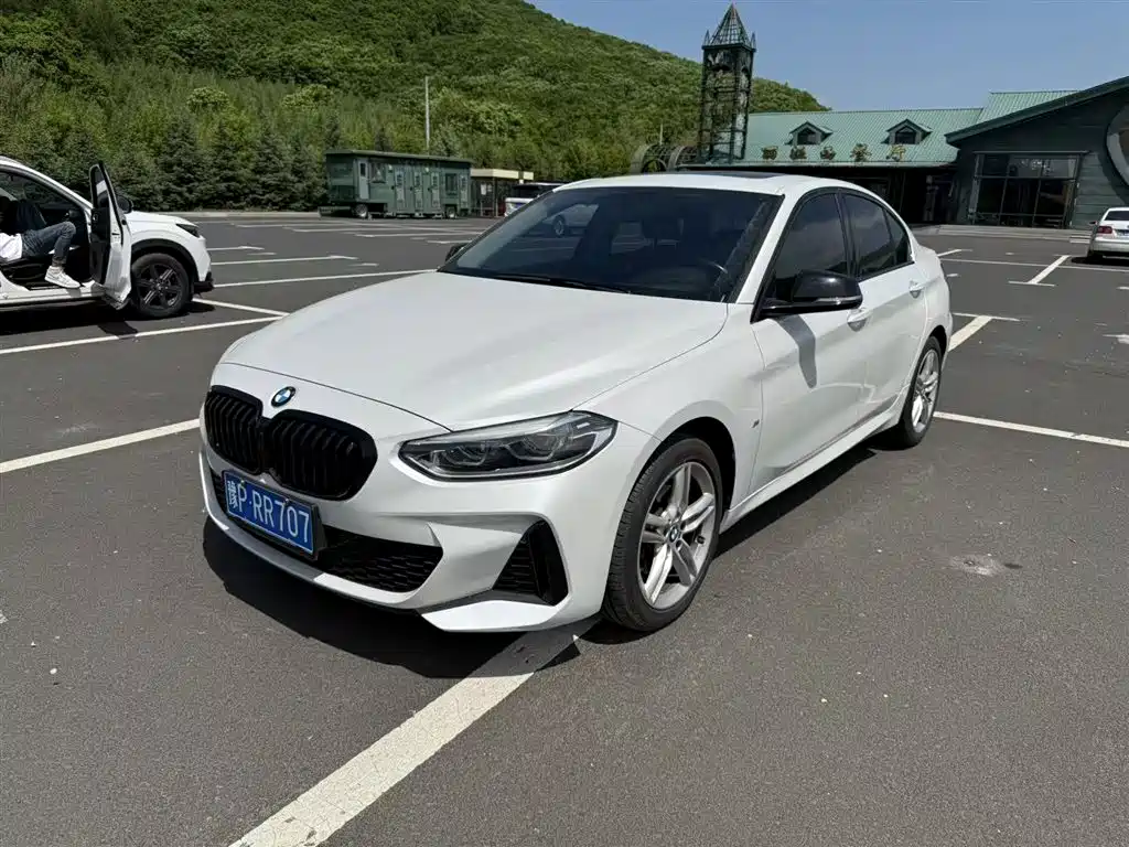 BMW 1 Series 2022 120i M Sport Shadow Edition