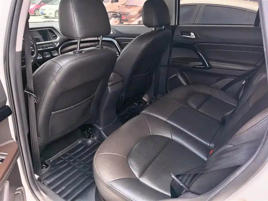 GAC Trumpchi Trumpchi GS4 2015 200T G-DCT Luxury Edition фото 11
