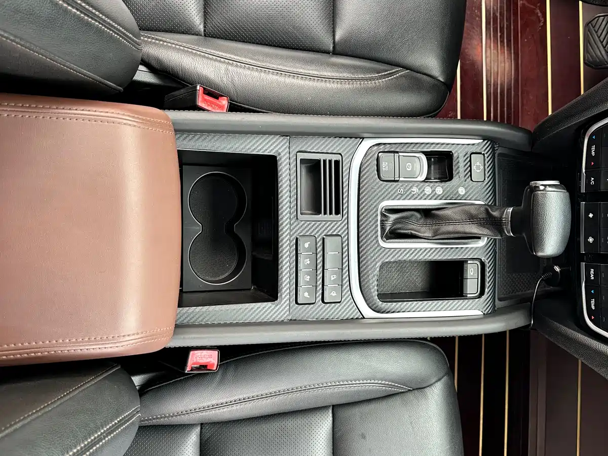 GAC Trumpchi Trumpchi GS8 2017 320T 2WD Luxury Smart Connect (7-seater) фото 14