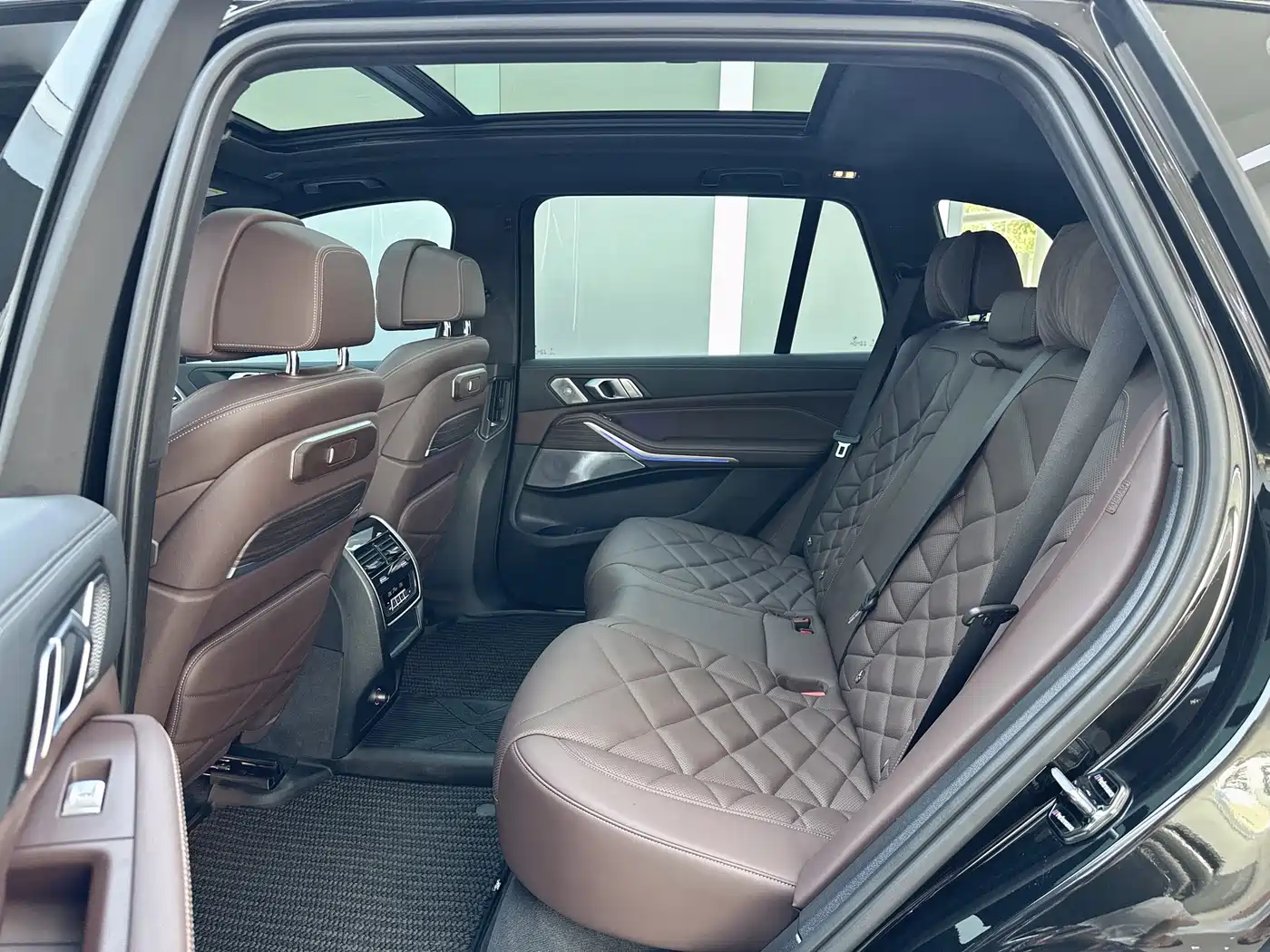 BMW X5 2023 xDrive 40Li M Sport Black Night Package фото 15