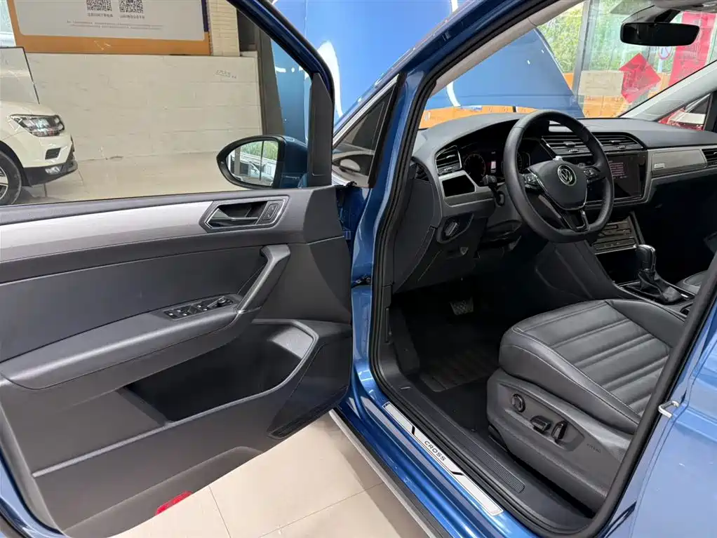 Volkswagen Touran 2022 Touran L 280TSI DSG Frontier Edition 7-seater фото 17