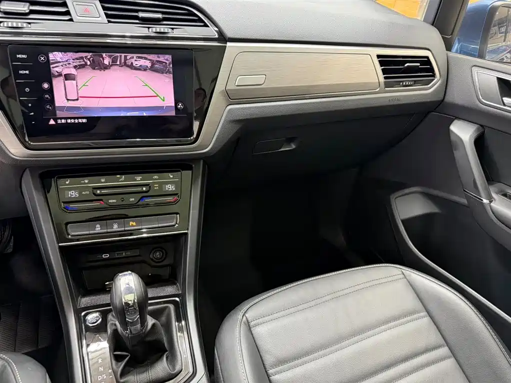 Volkswagen Touran 2022 Touran L 280TSI DSG Frontier Edition 7-seater фото 8