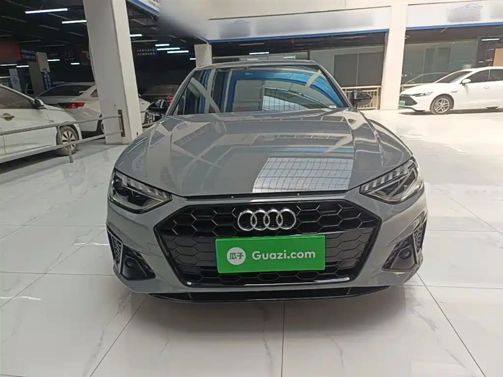 Audi A4L 2025 2 Million Celebration Edition 40 TFSI Luxury Dynamic фото 3