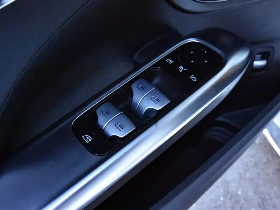 Mercedes-Benz C-Class 2023 C 200 L Sport фото 7