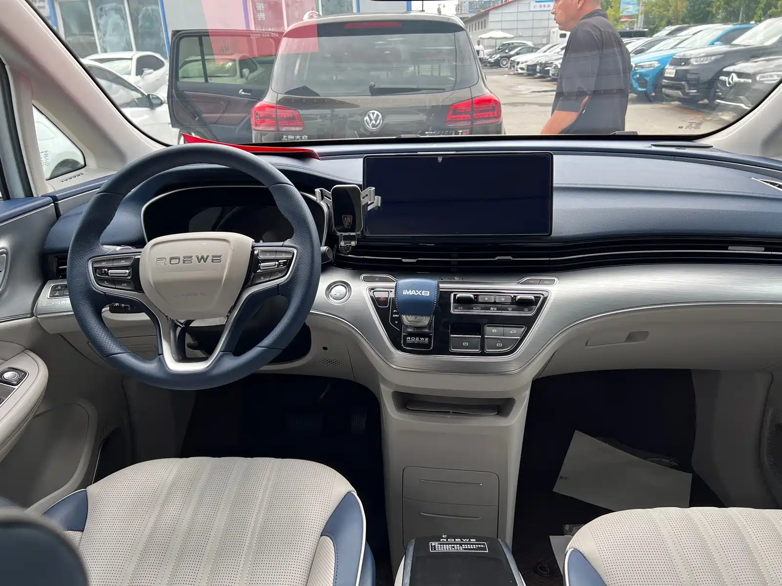 Фото 7 - Roewe iMAX8