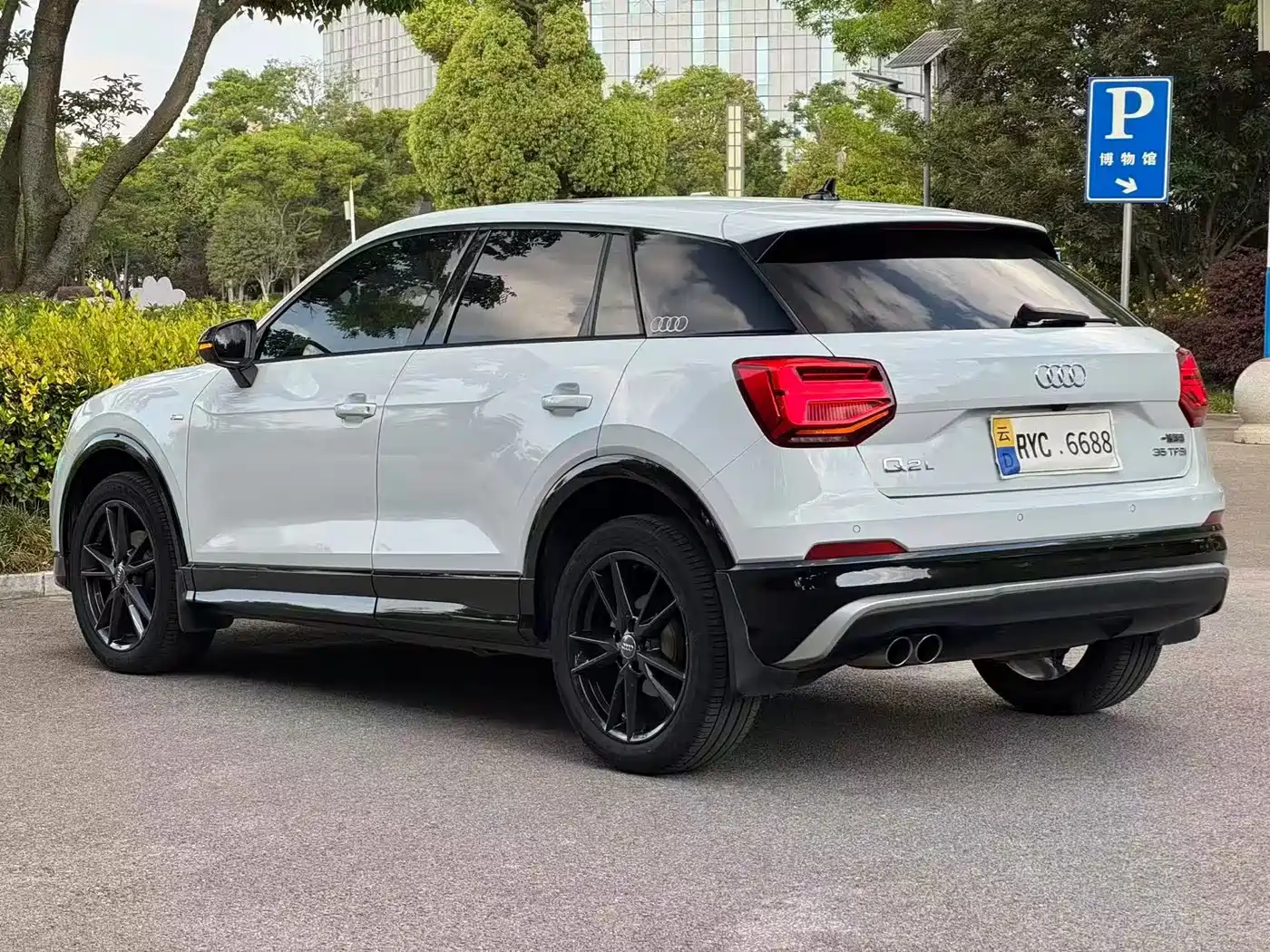 Audi Q2L 2018 35 TFSI Launch Exclusive Edition China VI фото 4