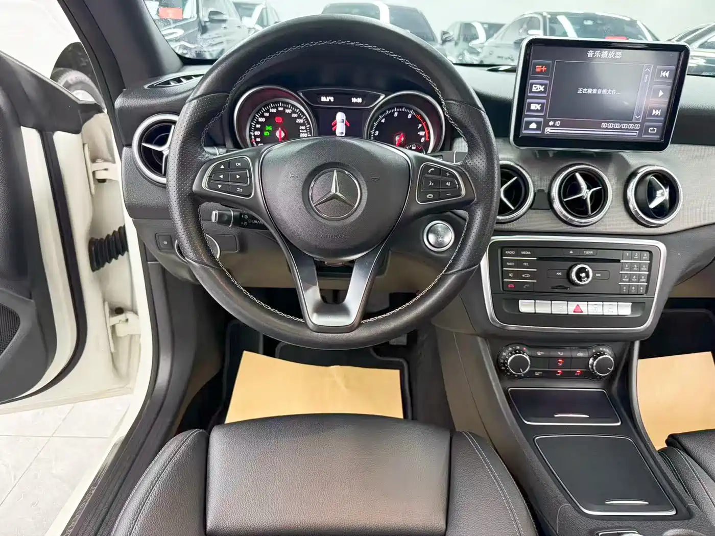 Mercedes-Benz CLA (Import) 2016 CLA 200 Fashion фото 16