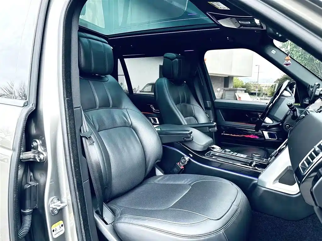 Land Rover Range Rover 2018 3.0 SC V6 Vogue SE Genesis Extended Edition фото 5