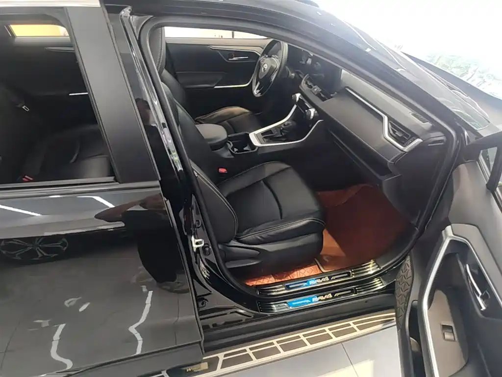 Toyota RAV4 Rongfang 2022 2.0L CVT 2WD Trend Edition фото 11