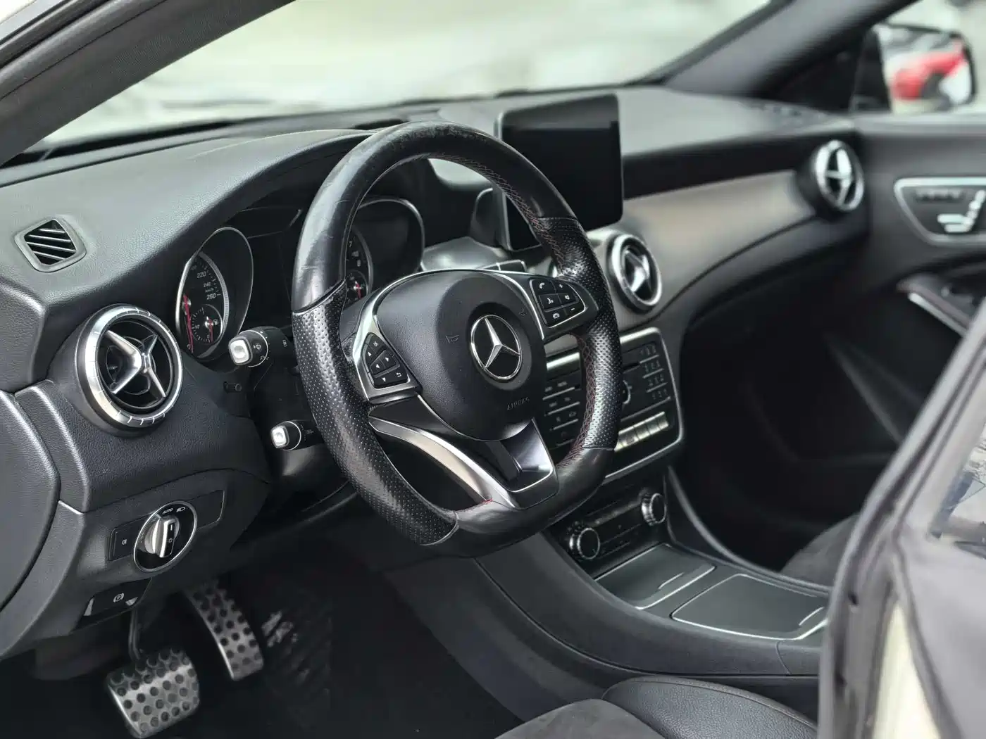 Mercedes-Benz CLA (Import) 2017 CLA 220 4MATIC фото 4