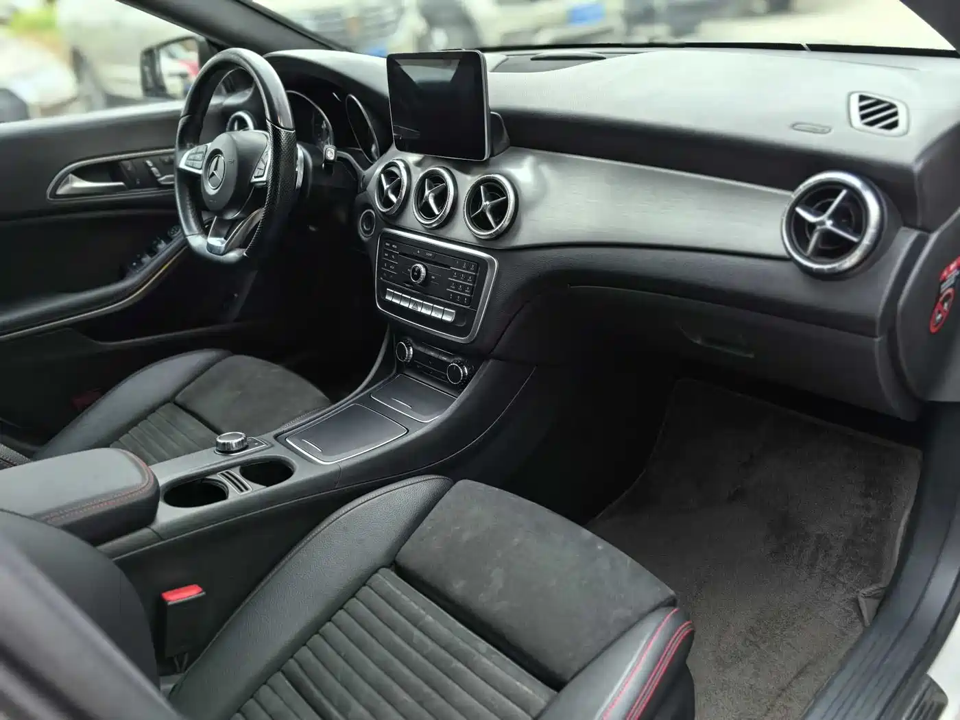 Mercedes-Benz CLA (Import) 2017 CLA 220 4MATIC фото 8